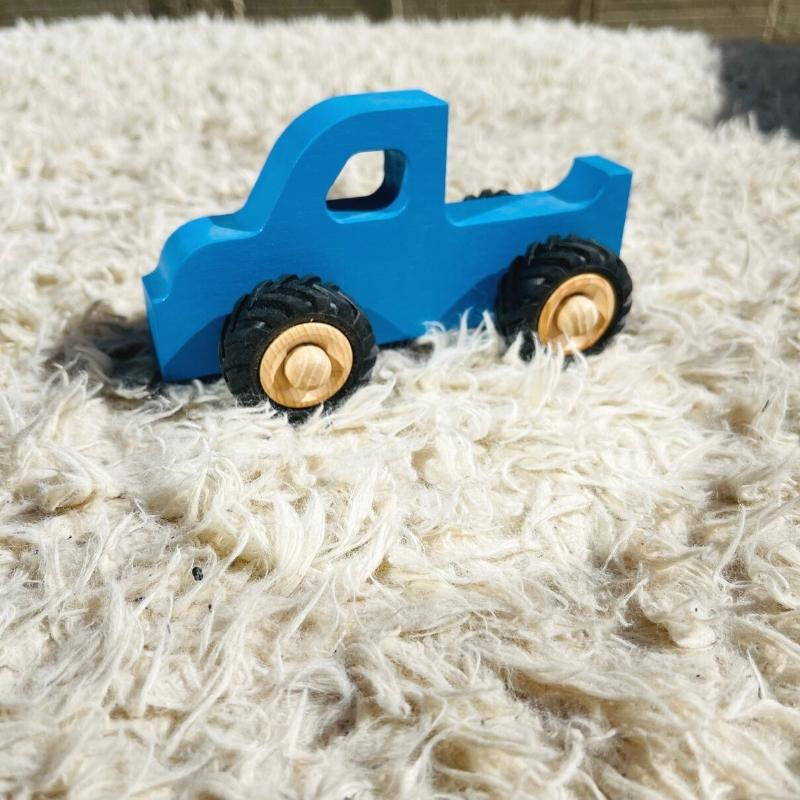 camion - bois - henry - bleu - fraise et bois - made in France - jouets - enfant - bebe