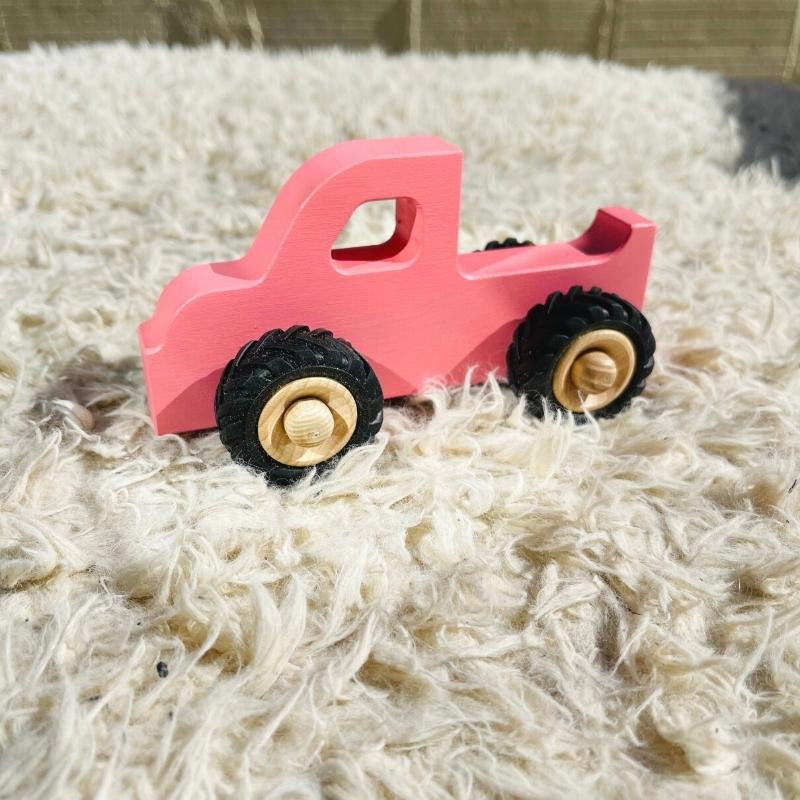 camion - bois - henry - rose - fraise et bois - made in France - jouets - enfant - bebe