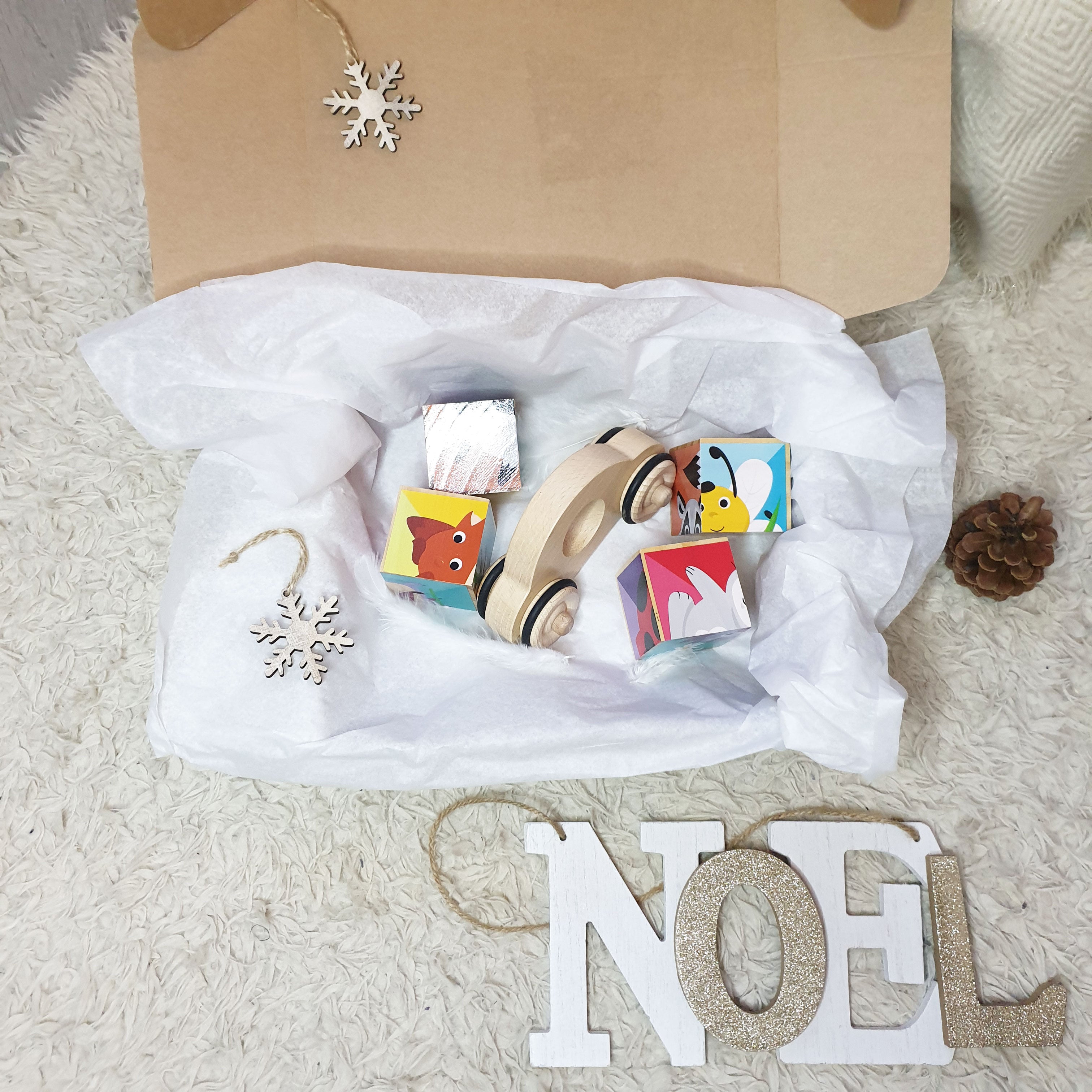 Coffret cadeau pour enfant avec de jouets made in France