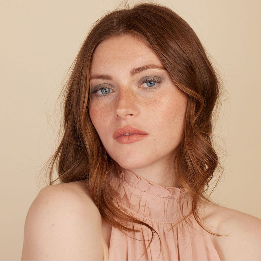 Modèle rouge à lèvres - Maquillage naturel Eclo