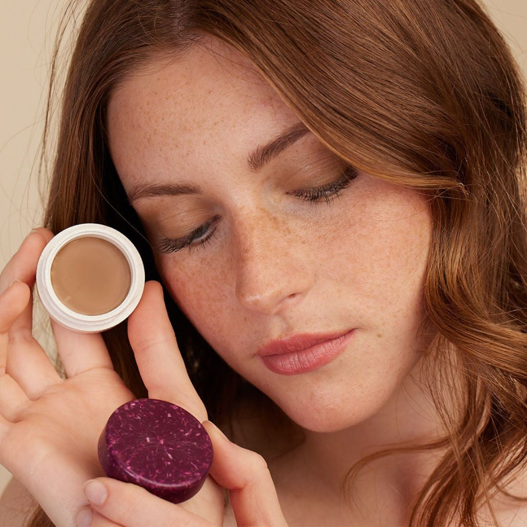 Ombre à paupières teinte "Brun roche"