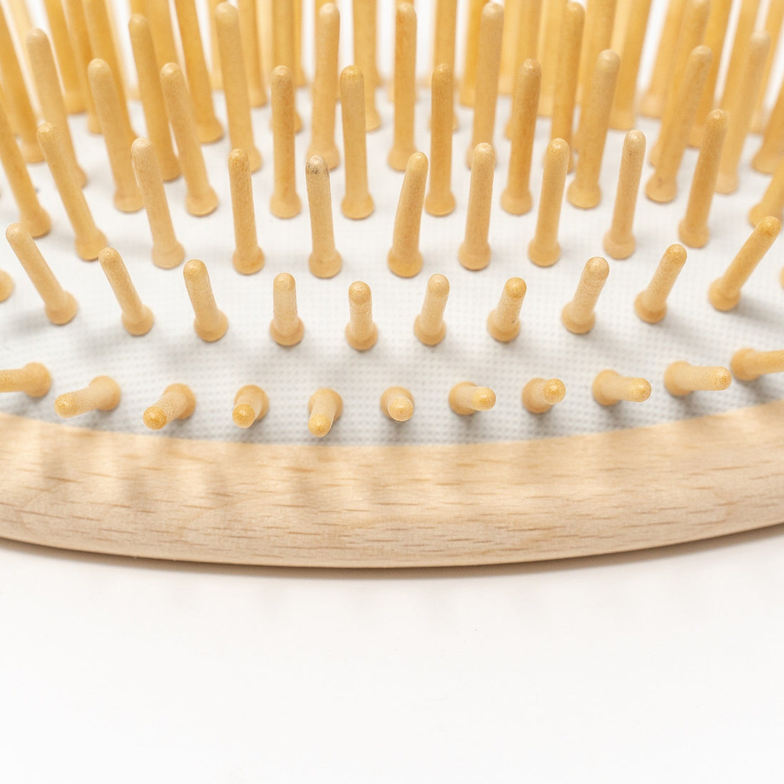 Brosse démêlante en bois naturel – Picots bois