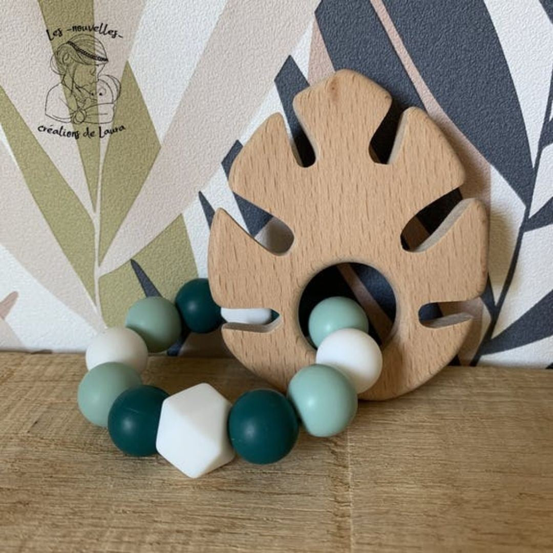 Hochet en bois feuille - Jeu d’éveil pour bébé - Fabriqué en France