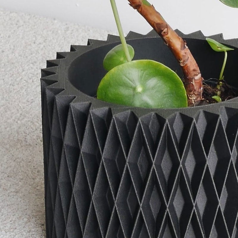 Jardinière pour plante grasse CROIX noir en bois recyclé et bioplastique - Minimum design