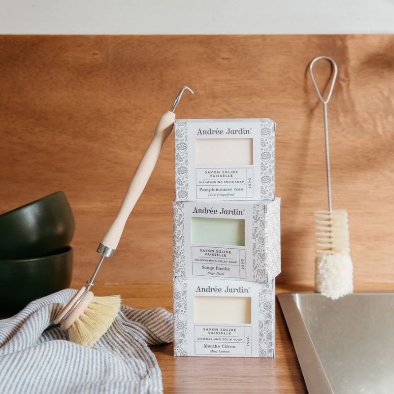 Brosse à vaisselle assortie au savon vaisselle solide Andrée Jardin - Maison zéro déchet