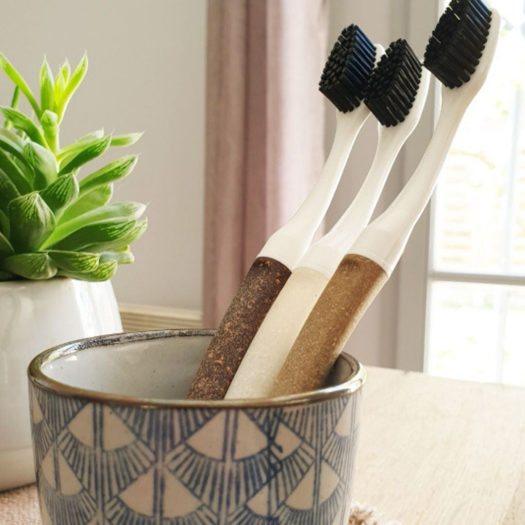 brosse à dents - bio - recyclable - salle de bain green - made in France - liège - lin - coquille saint Jacques