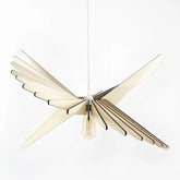 Suspension bois au design aérien