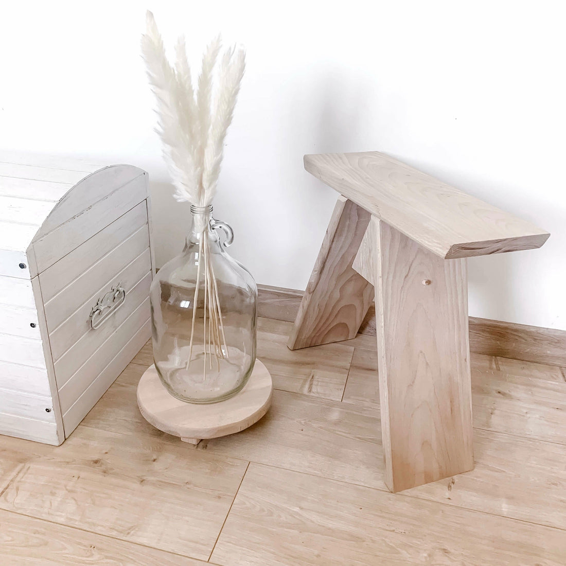 Tabouret en bois massif Le Menuisier - Les petites branches - décoration slow living